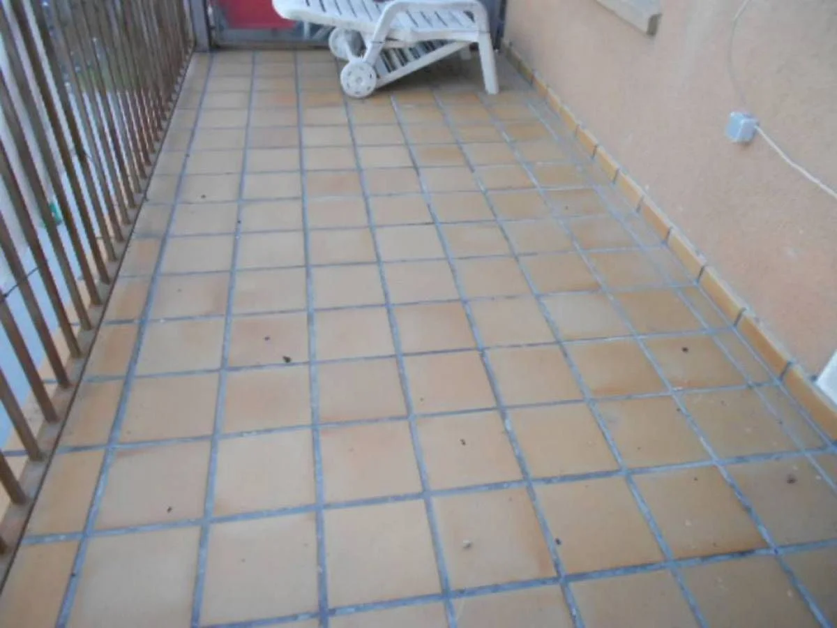 Sunny Manresa flat with terrace