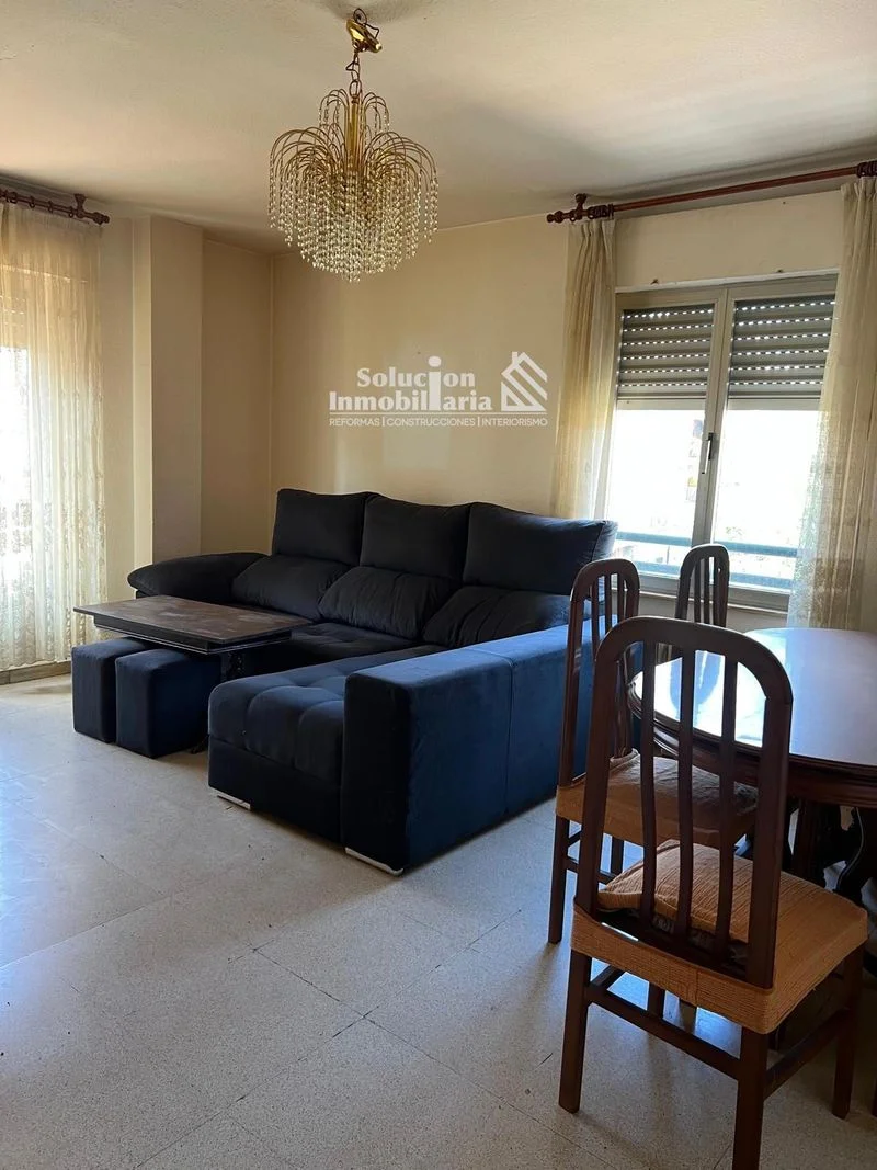Bright Salamanca flat with garage
