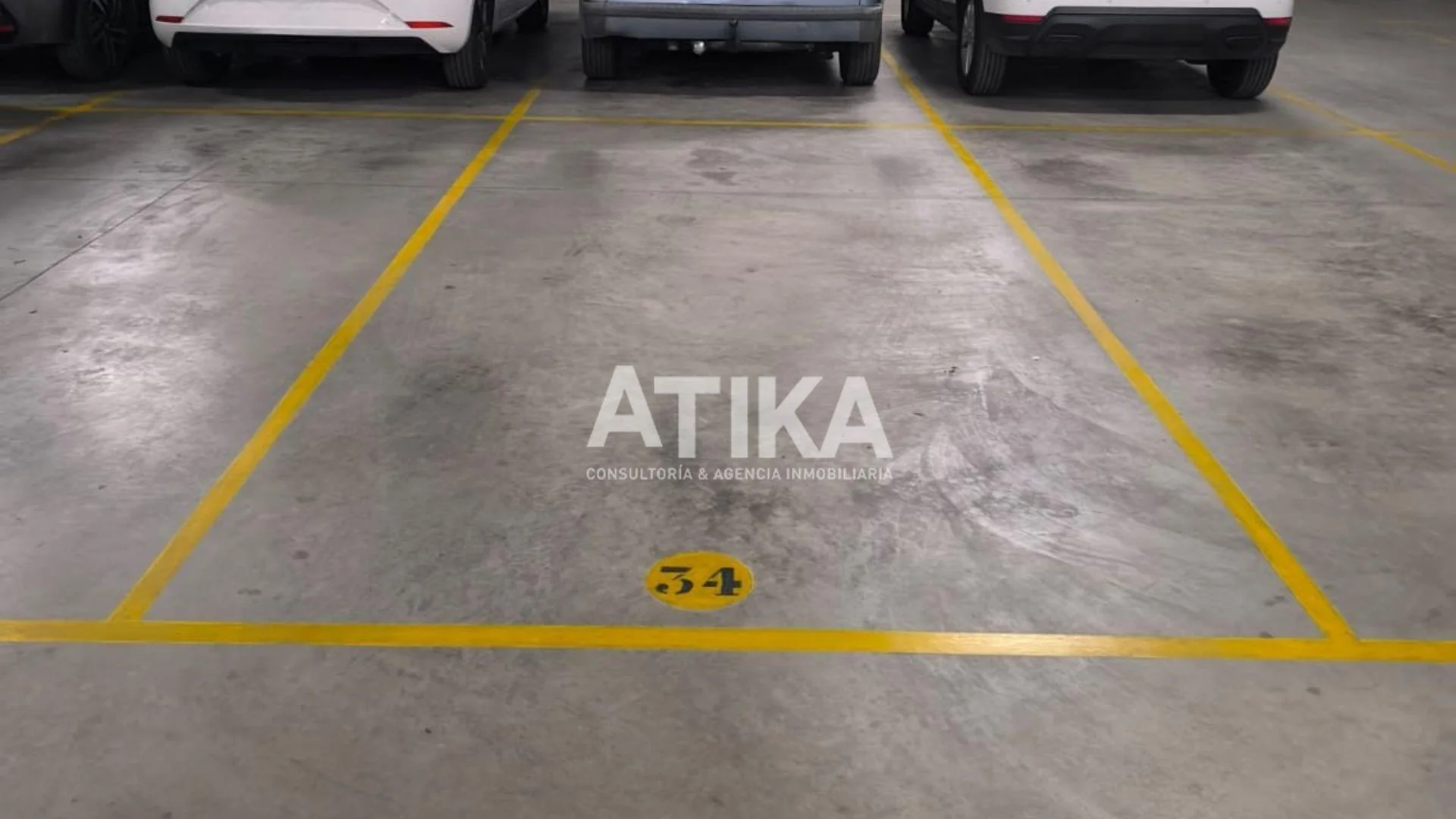 University-area garage with easy access