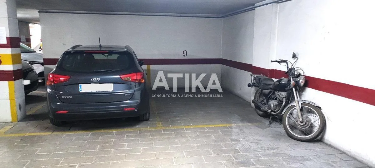 Basement parking near Sant Josep centre