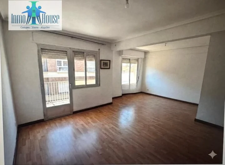 Centro-Altozano flat with 3 bedrooms