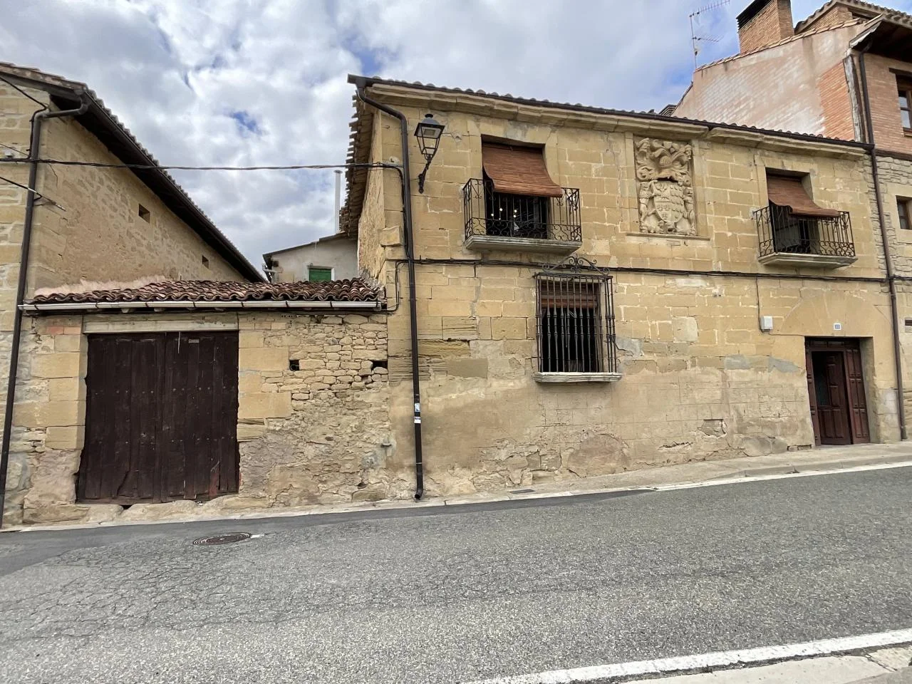 Historic stone house in Villalobar