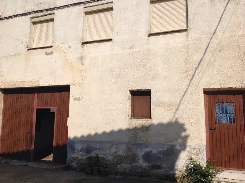 Five-bedroom Corporales house with patio