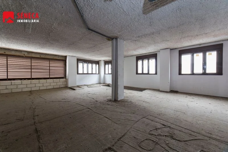 Raw commercial unit in Vial Norte