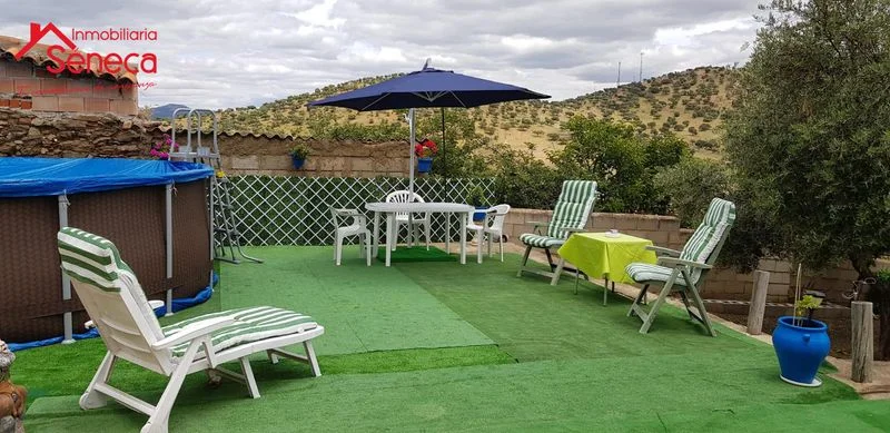 Chalet independiente con gran parcela