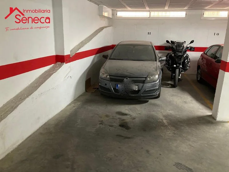 Central Córdoba garage with 40 m²