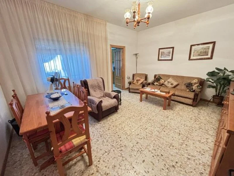 Large furnished house in Villamanrique