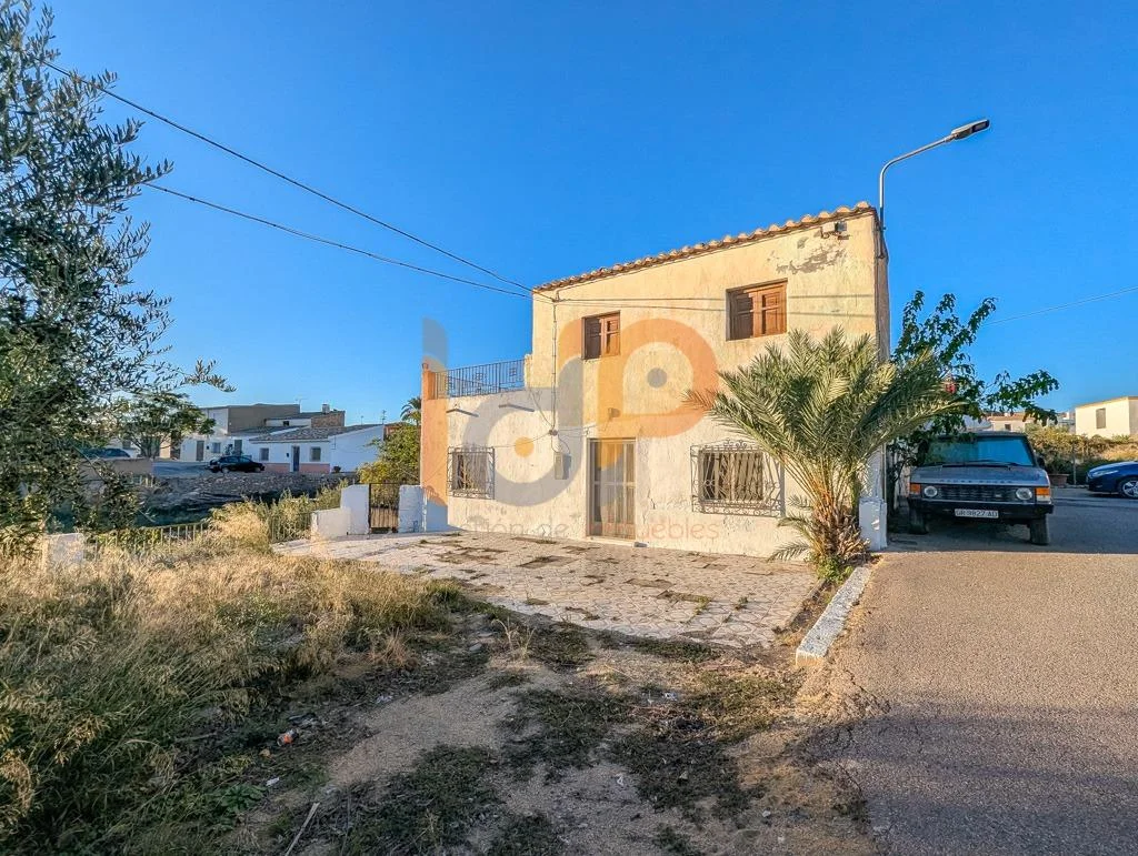 Casa de dos plantas para reformar cerca de Huércal-Overa