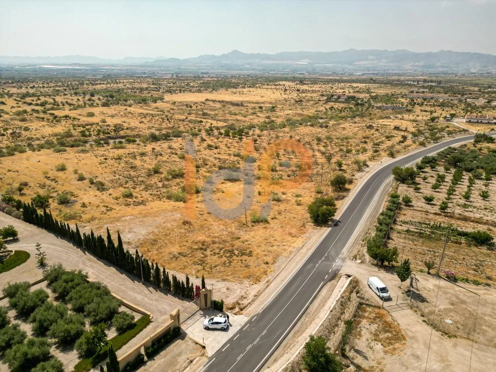 Parcela rústica cerca de Urcal, 30.500 m²