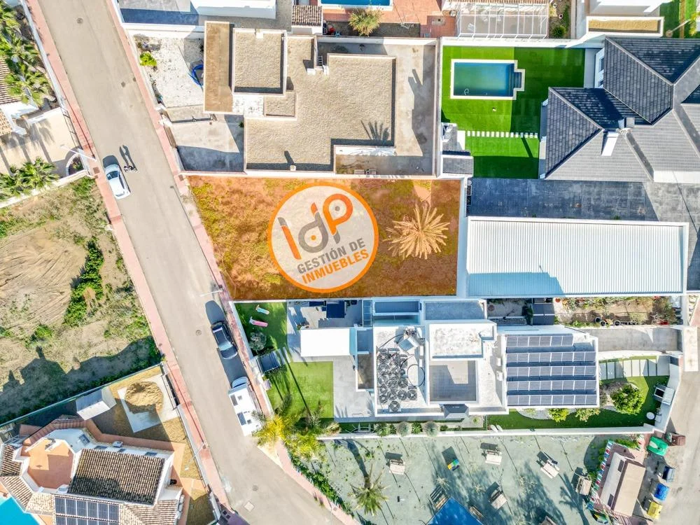Urban plot in El Saltador, 397 m²