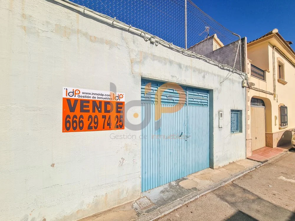 Parcela urbana esquinera en Huércal-Overa