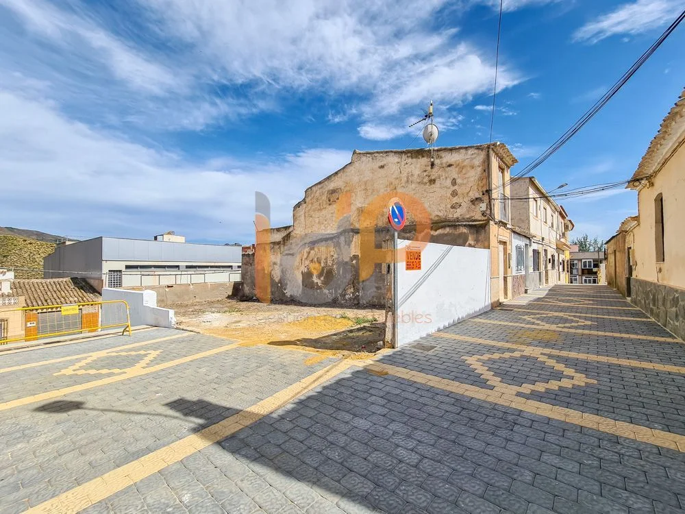 Urban historic-centre plot, 101 m²