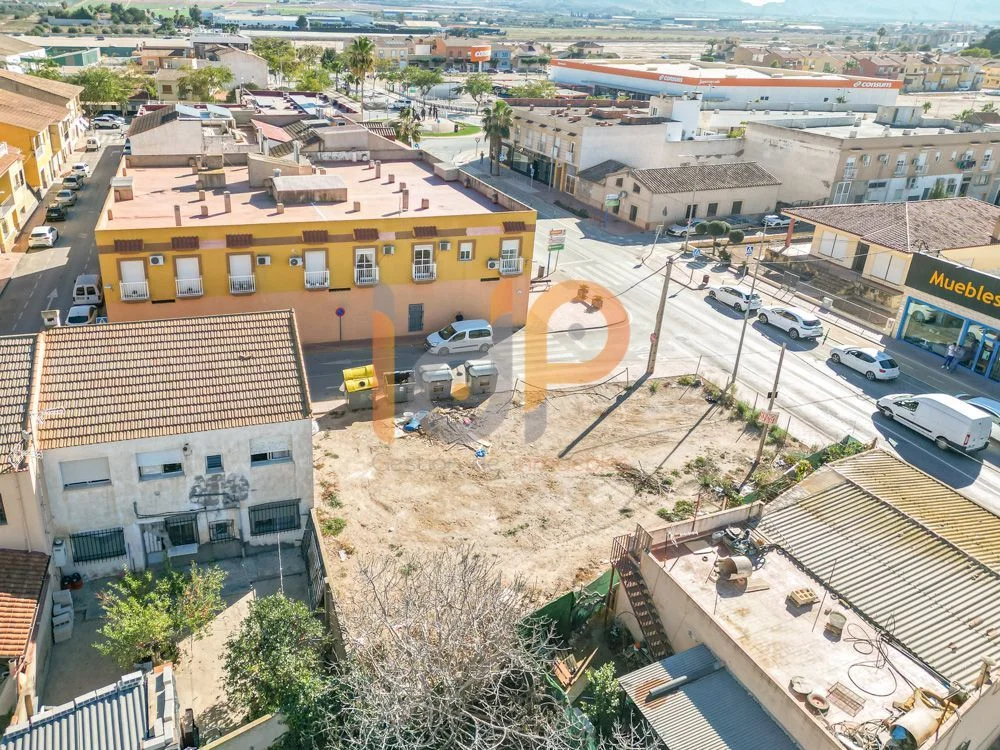 Urban corner plot in Pulpí