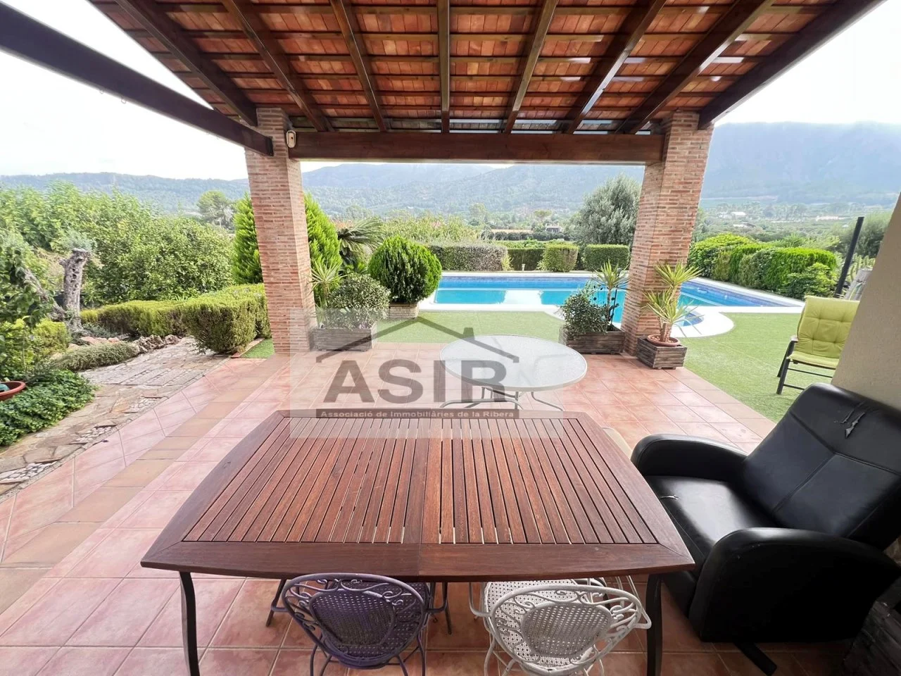 Chalet moderno cerca de Alzira, 3 dormitorios