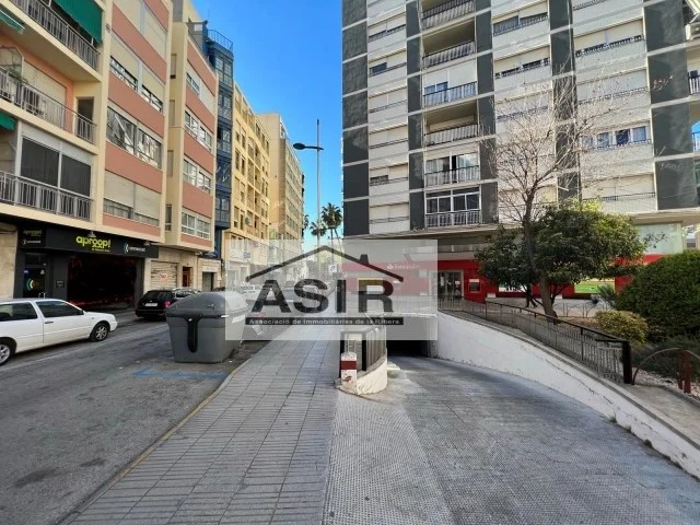 Plaza de garaje cubierta en Alzira