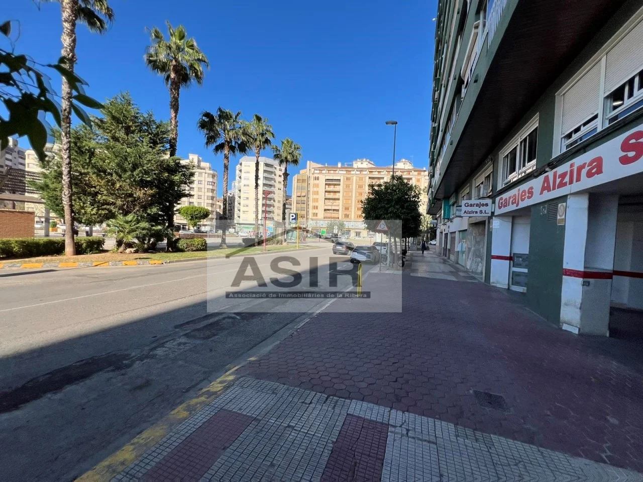 Garaje amplio en Alzira con trastero