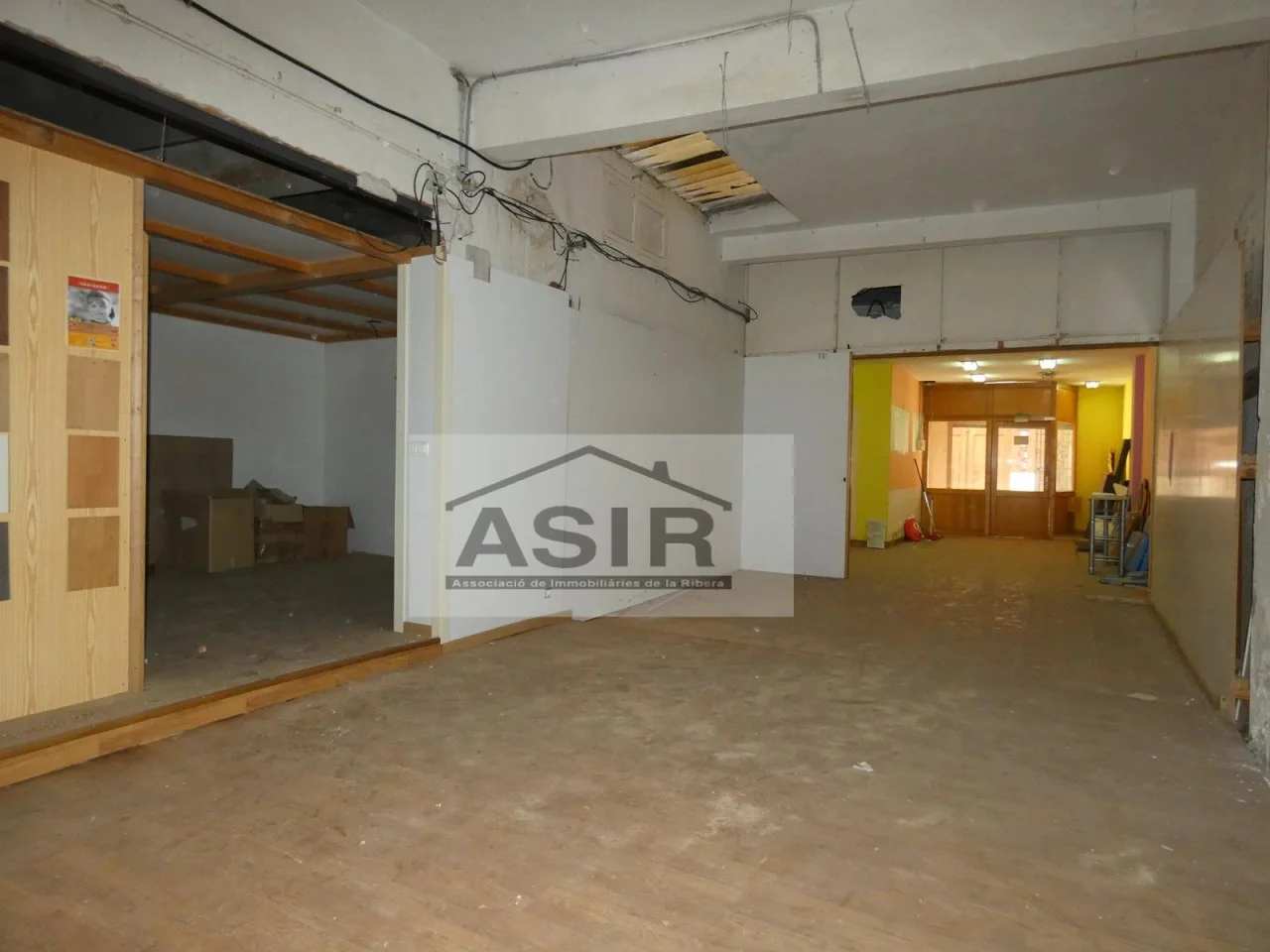 Amplio local en Alzira de 200 m²
