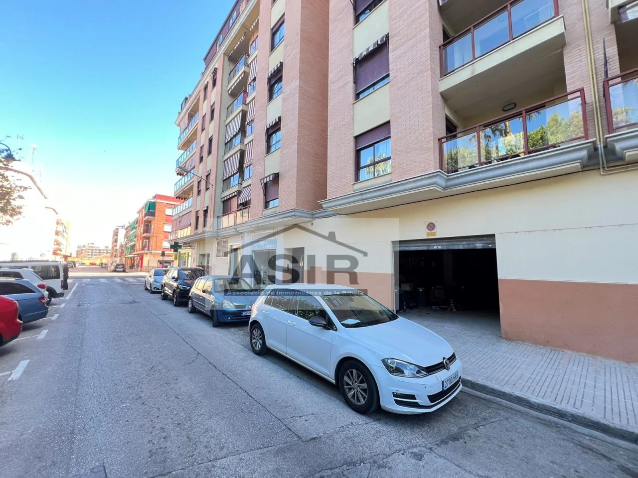 Amplio local comercial en Alquenencia