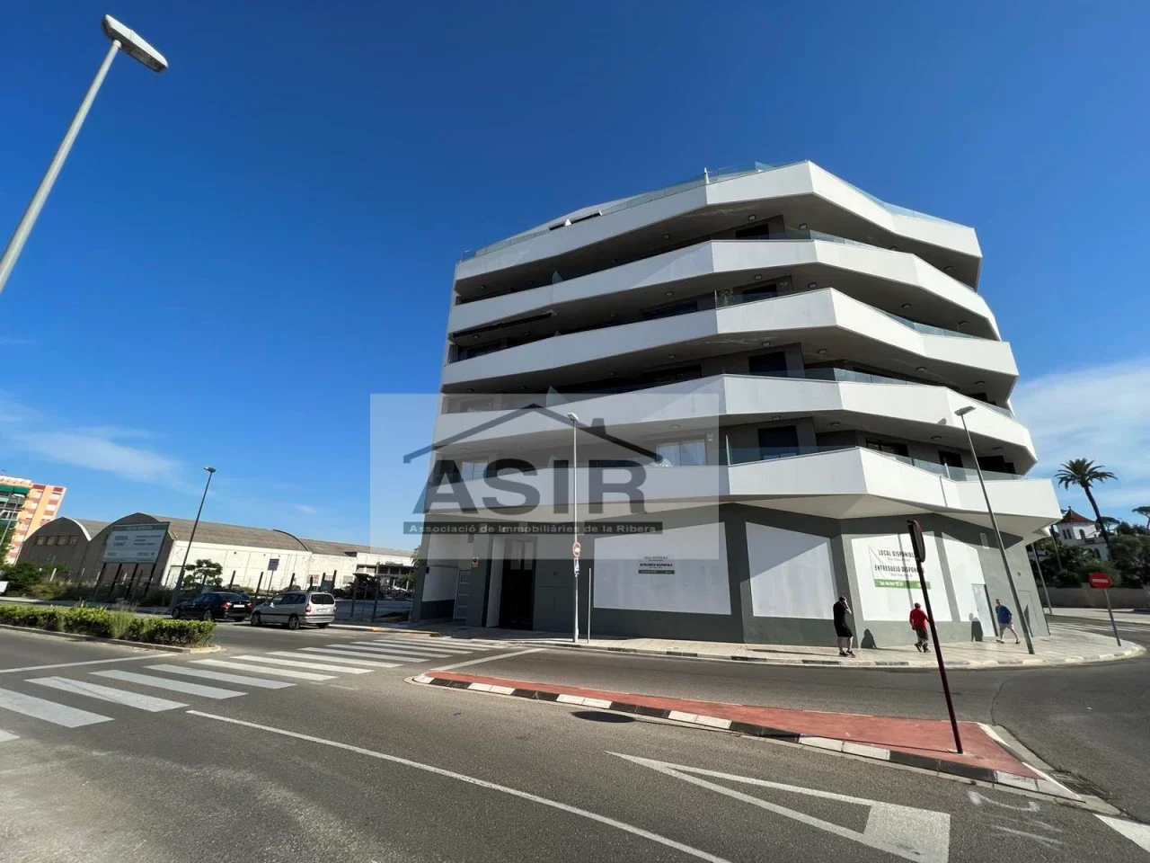 Parcela chaflán en Alzira con cinco alturas