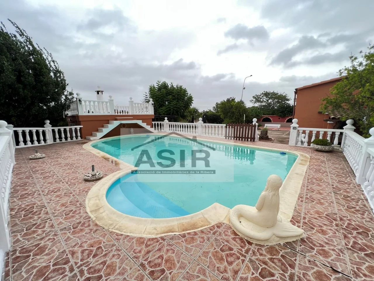 Gran chalet en Alzira con piscina