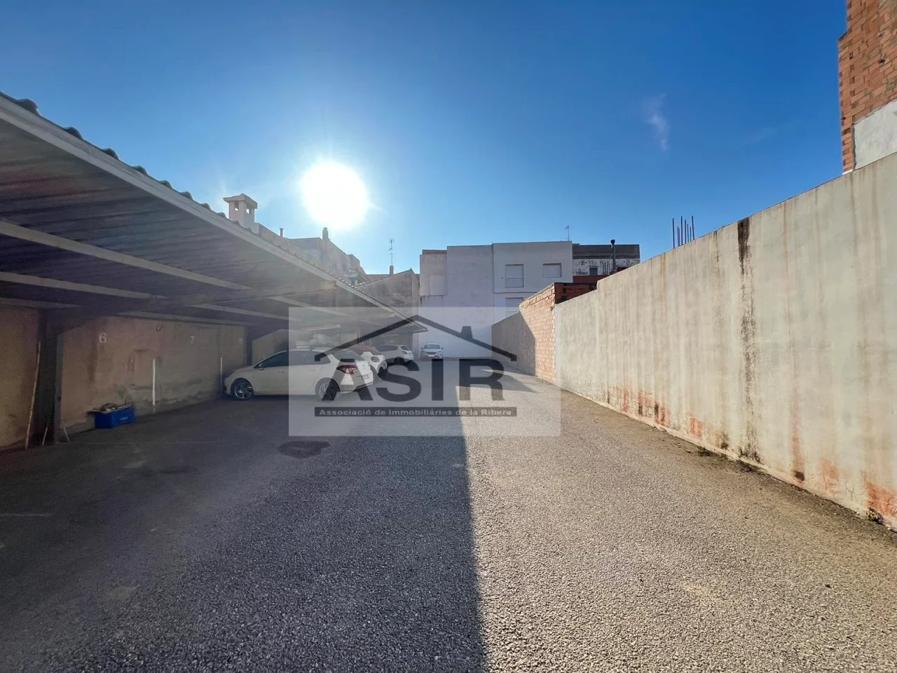 Parcela urbana céntrica con potencial edificable
