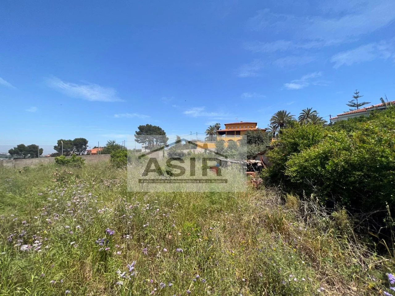 Parcela residencial con 333 m² edificables