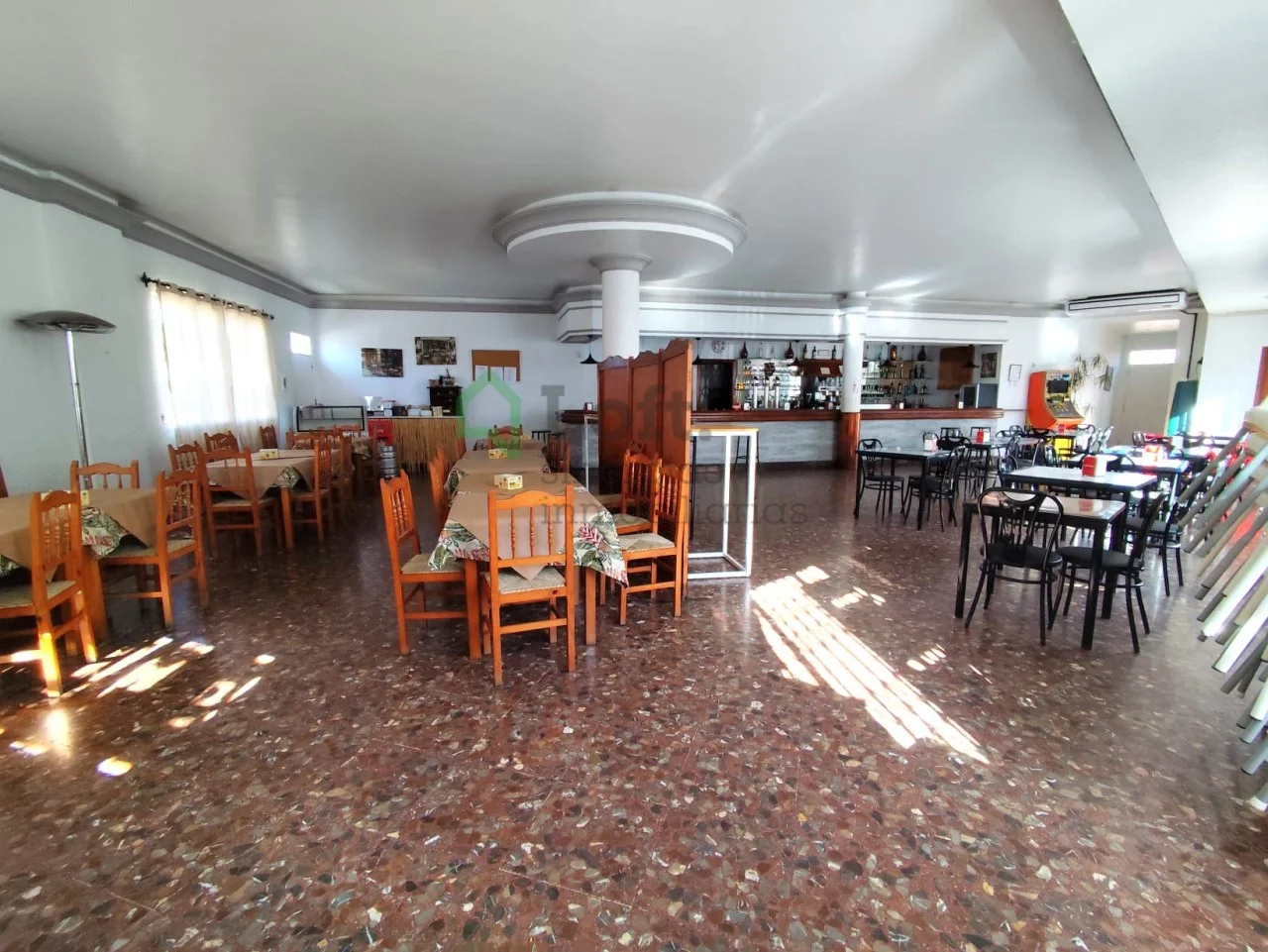 Established bar restaurant in Barcarrota
