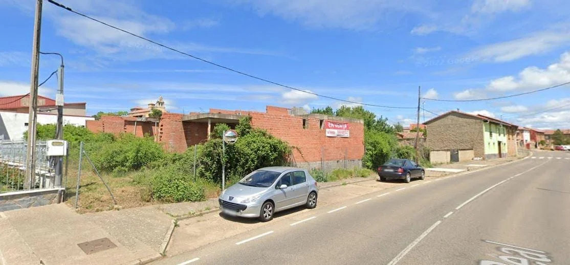Halted residential development in Cuadros