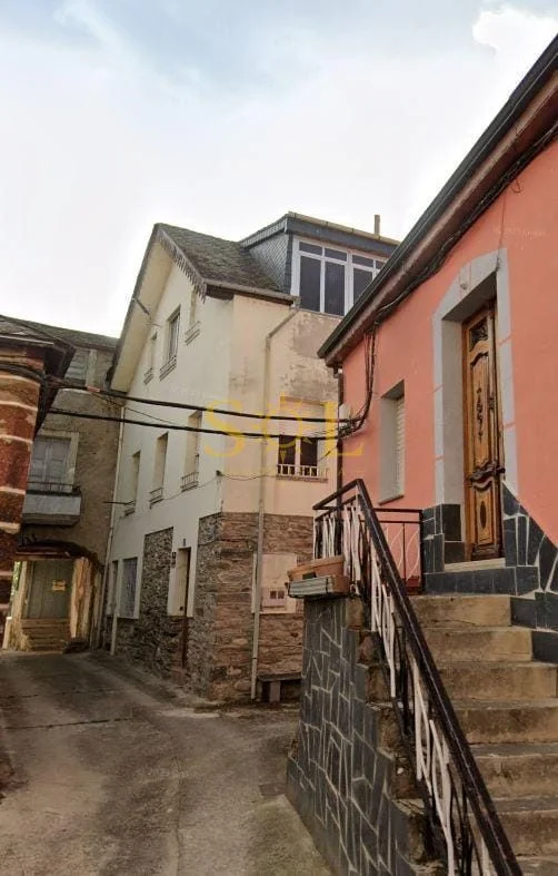 Semi-detached house, 4 bedrooms, León