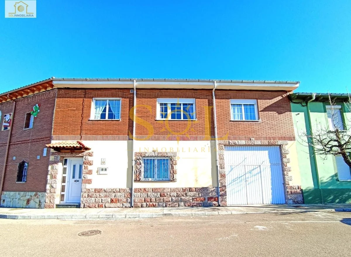 New-like house with garden near León