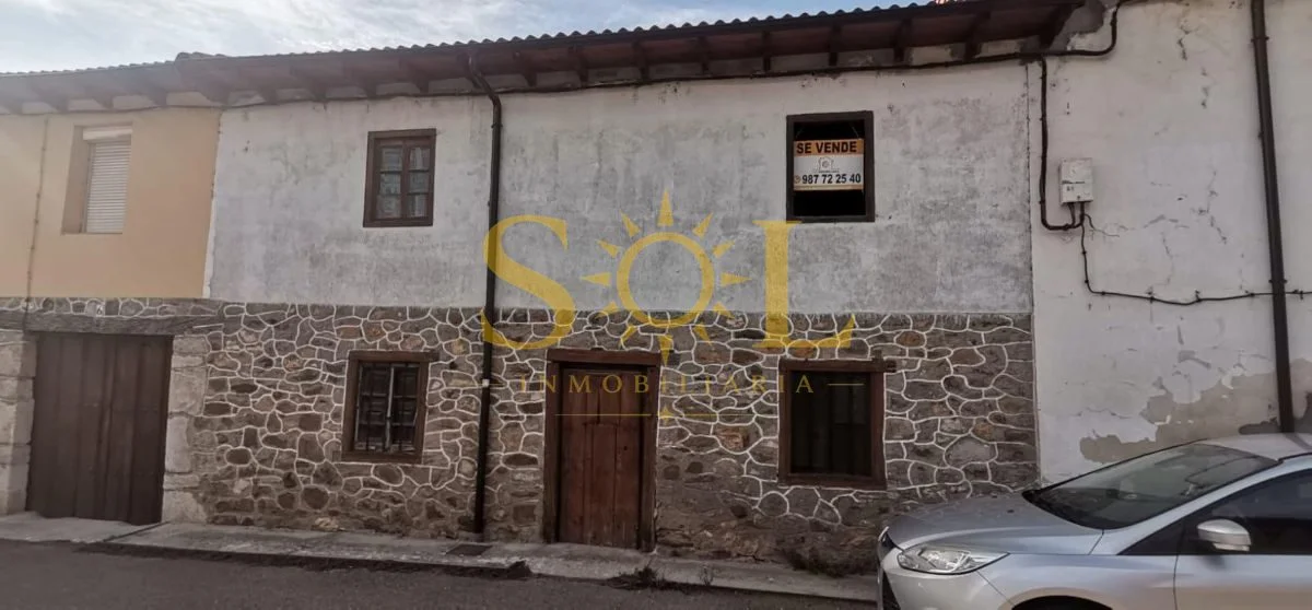 Renovation house with garden in León