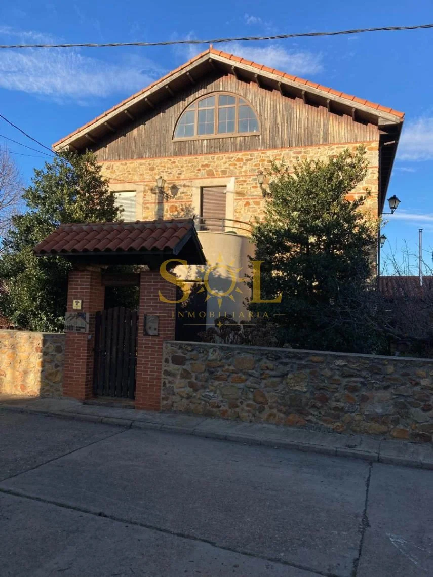 Edificio de turismo rural con nueve habitaciones