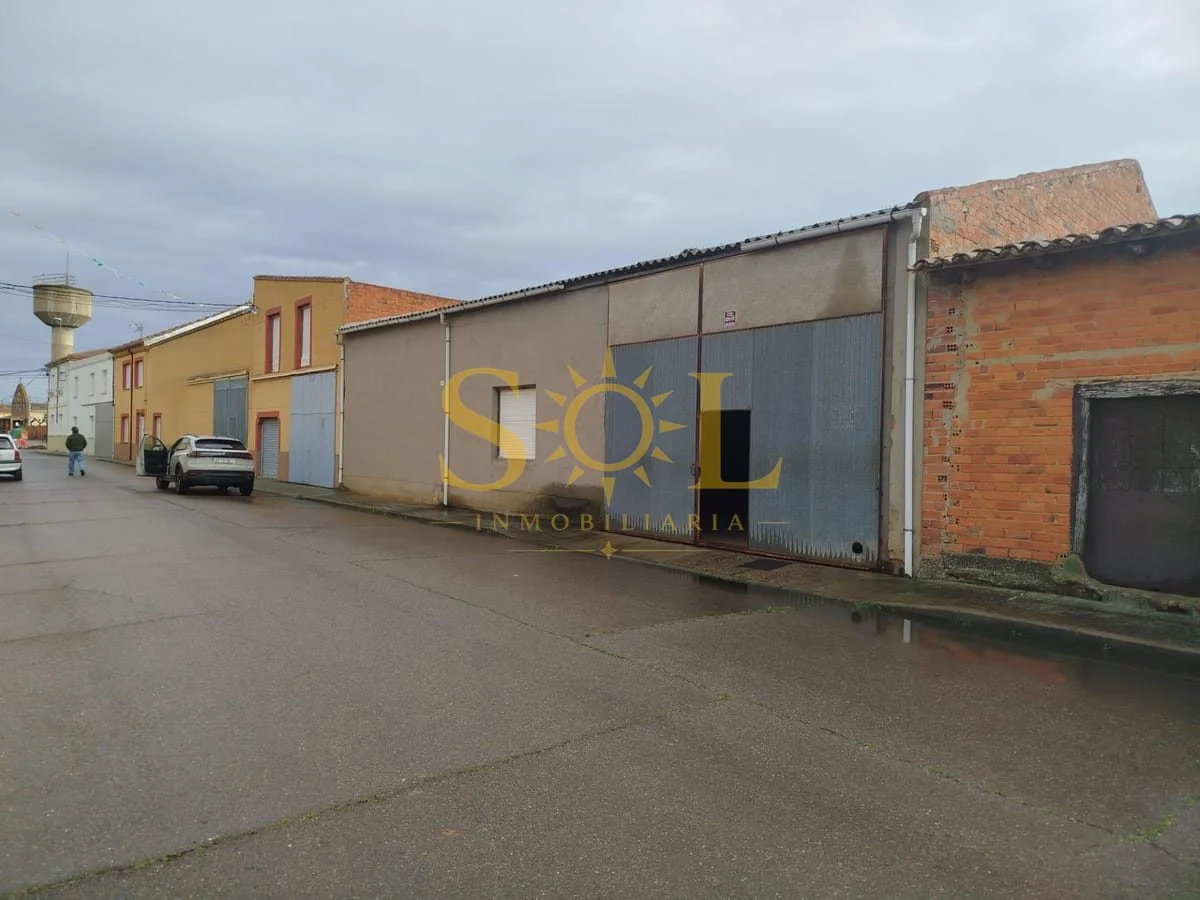 Agricultural warehouse in Zotes, 419 m²