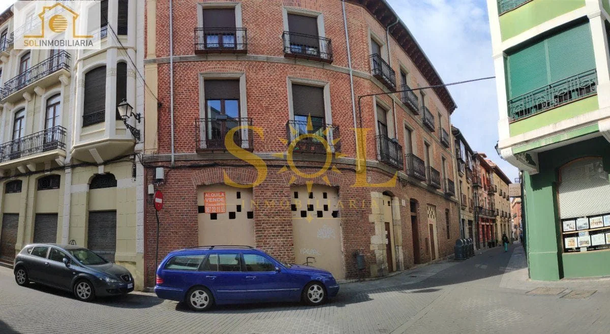 Historic duplex with four bedrooms