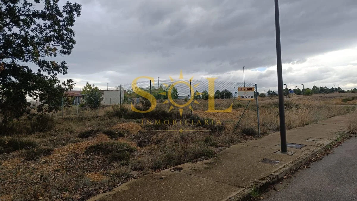 Urban residential plot near León