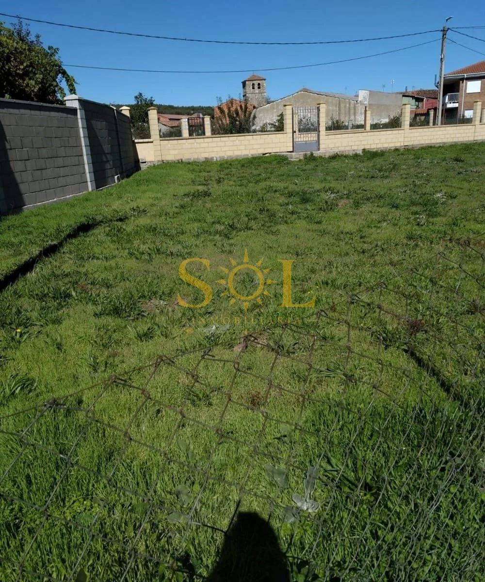 Developable plot in Garfín, 459 m²