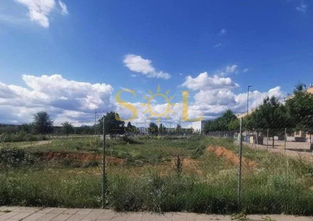 Parcela urbana en León de 1.938 m²