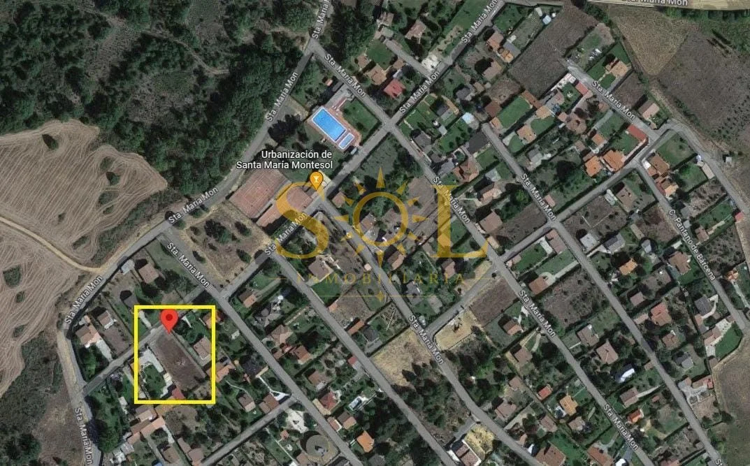 Urban plot with communal amenities