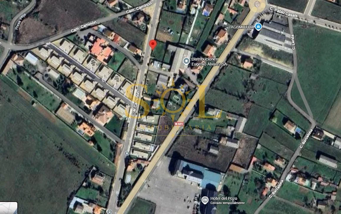 Parcela urbana con nave de 295 m²