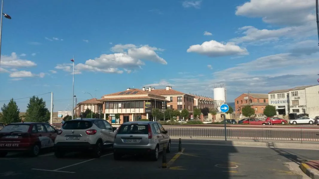 La Lastrilla commercial unit, 100 m²