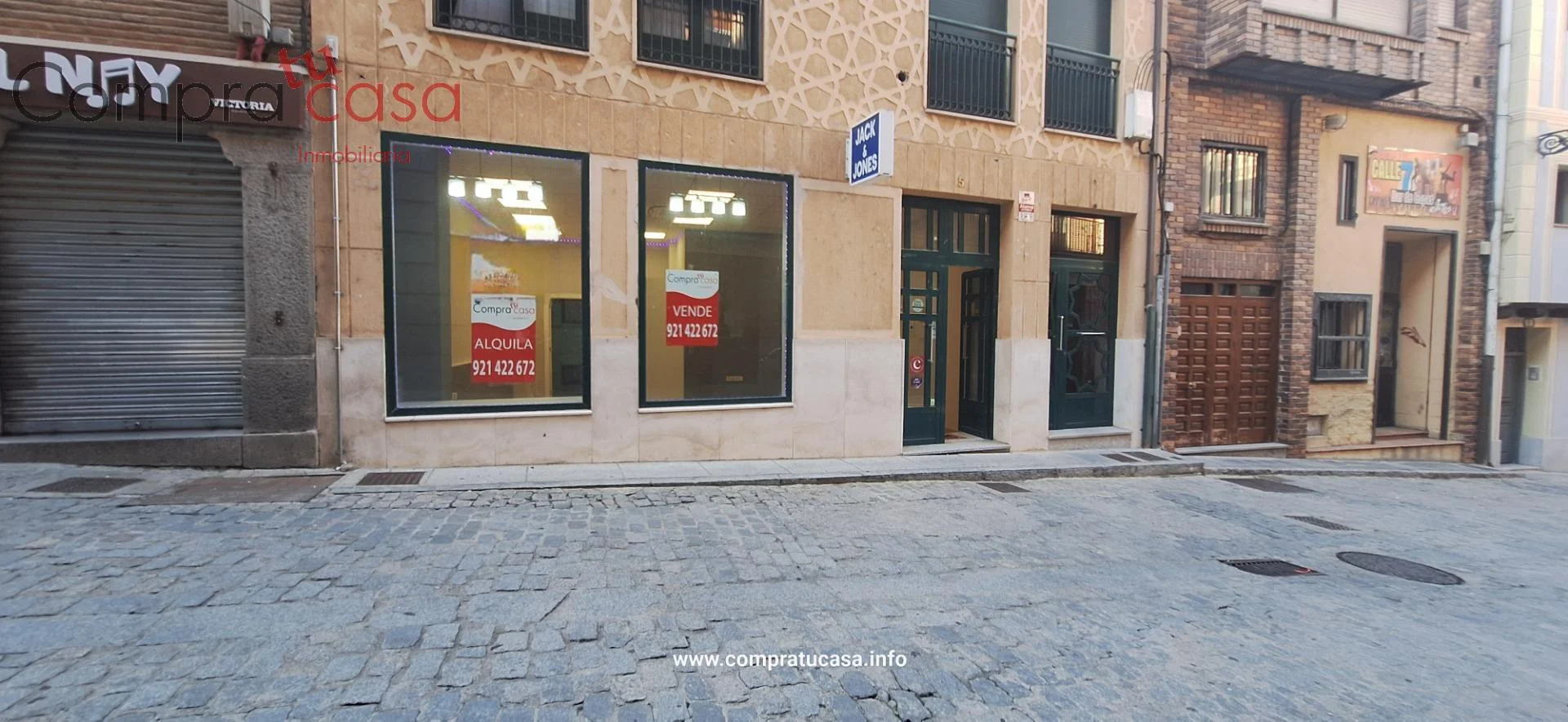 Reformed commercial unit in historic centre