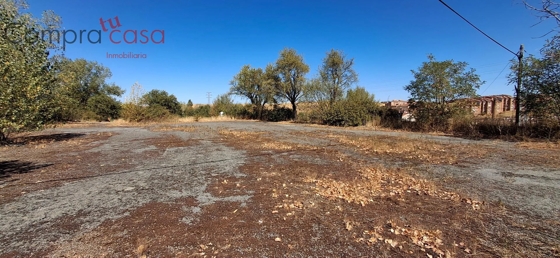 Finca recreativa con nave de 200 m²