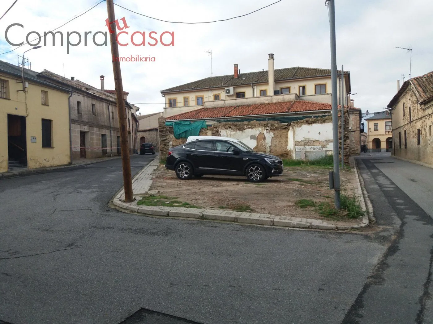 Urban Bernardos plot with buildable potential