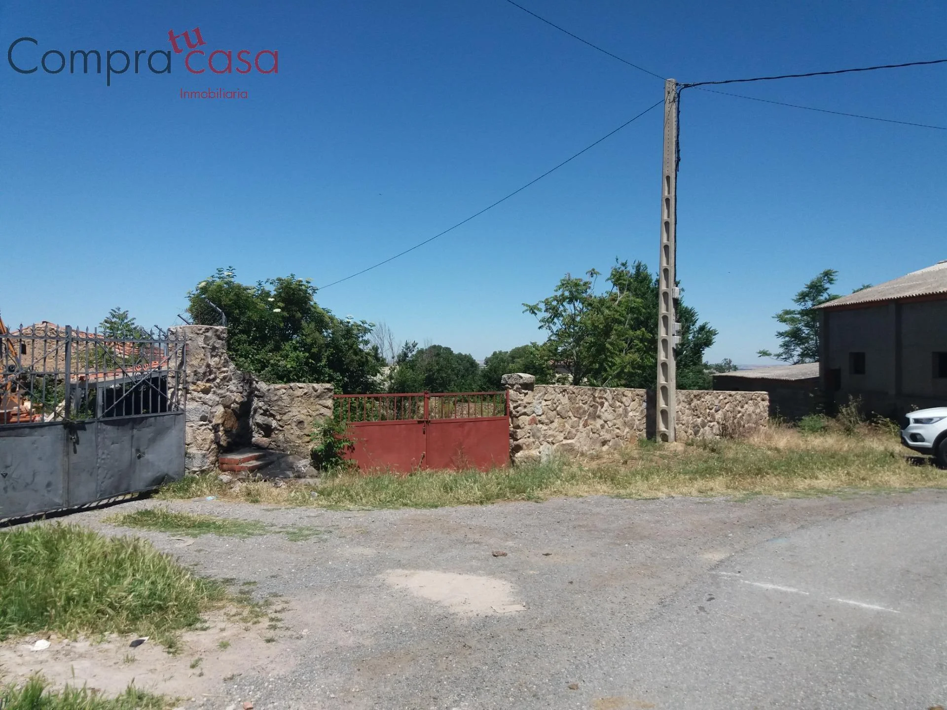 Urban plot with existing storage buildings