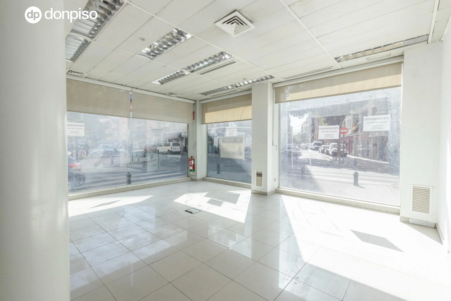 Corner Zaidín commercial unit, 153 m²