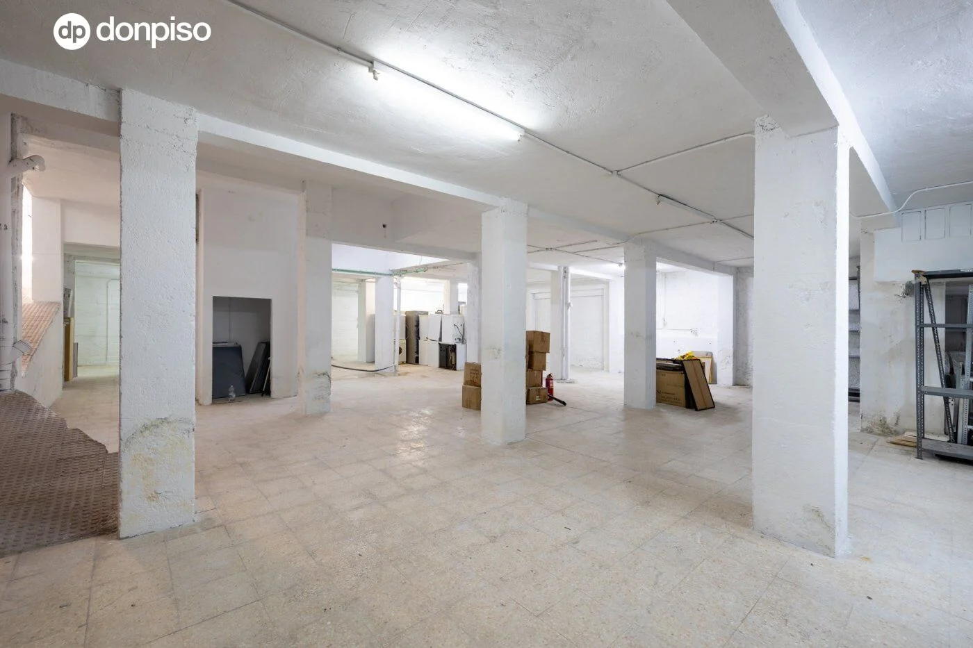 Basement garage in Camino de Ronda