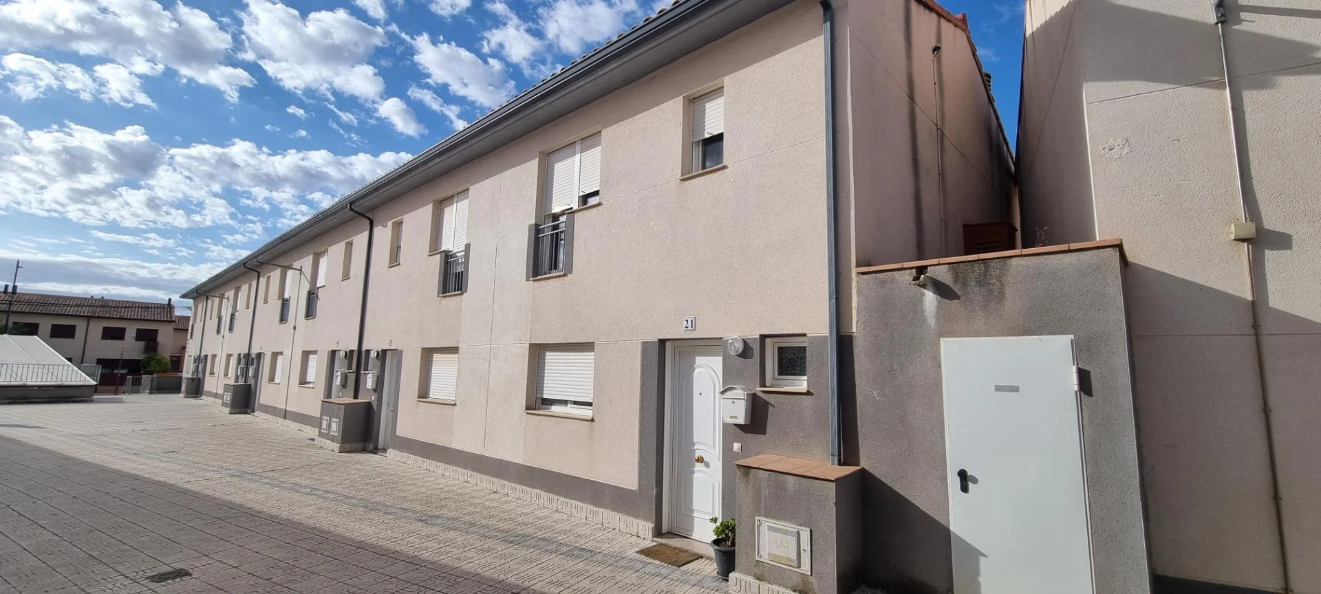 Three-bedroom townhouse with private garden