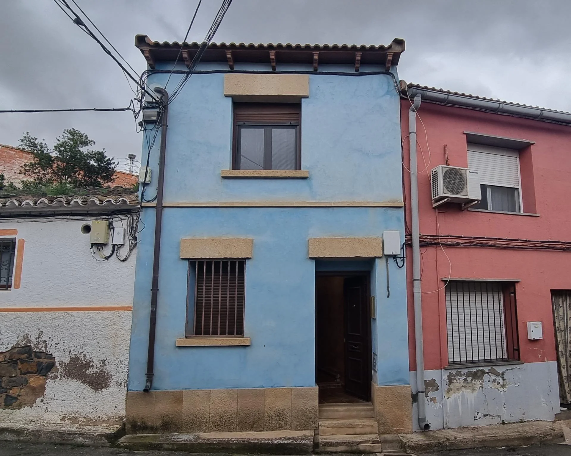 Casa reformada en Calatorao, cinco dormitorios