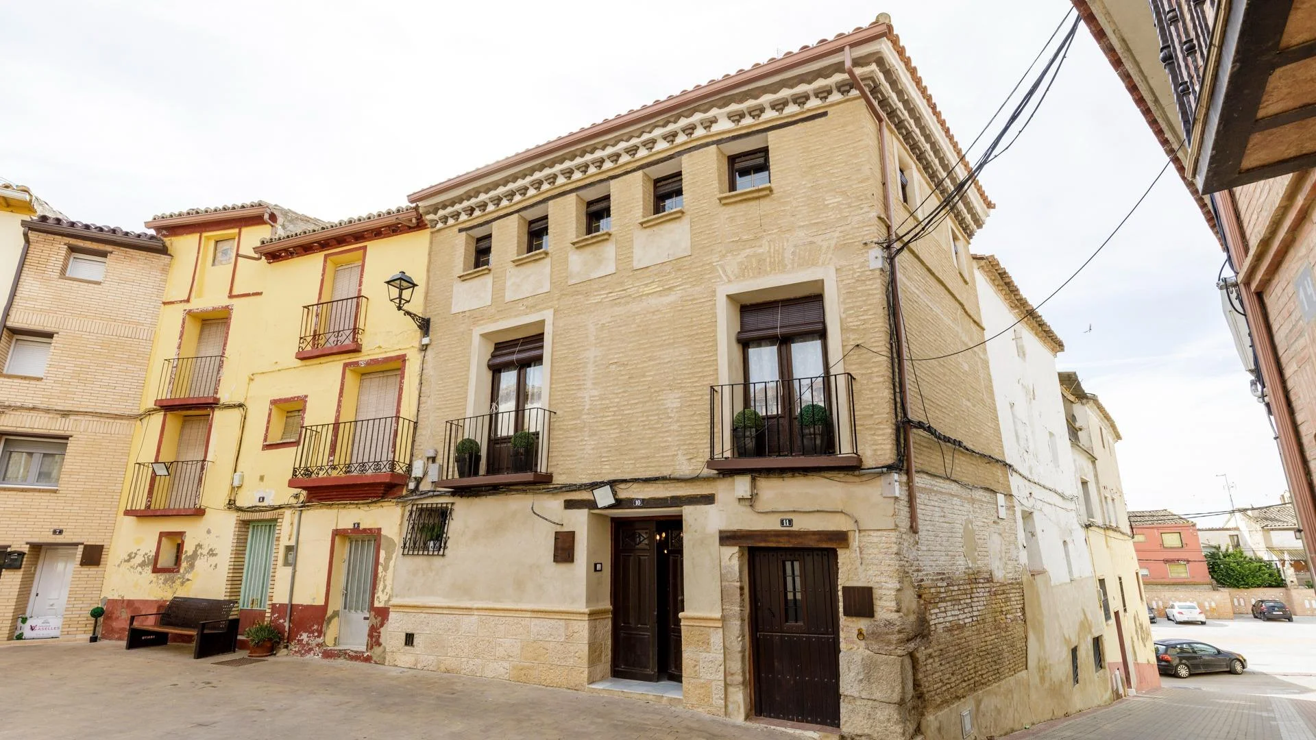 Amplia casa en Magallón, 498 m² y patio