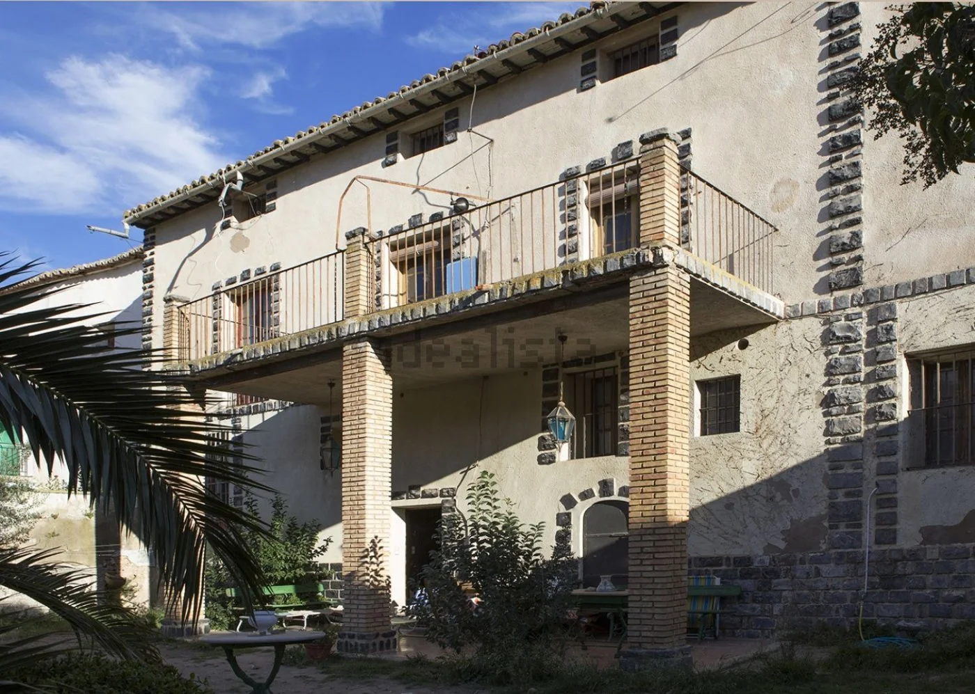 Historic palace house with tourism potential